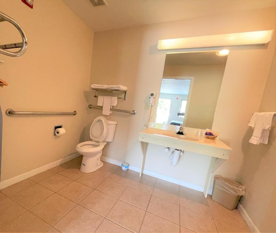 Rodeway Inn Sandersville Ngoại thất bức ảnh